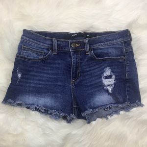 •Francesca’s• Harper distressed jean shorts sz 29